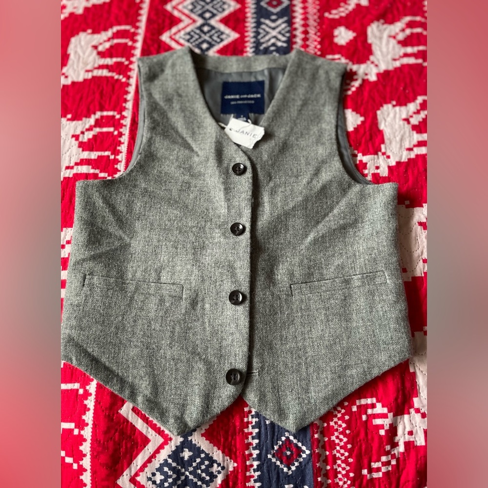 Vest for boys. size 7. Janie and jack. brand new never used